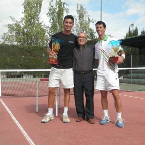 Finalistas_con_presidente_del_club_de_tenis_2