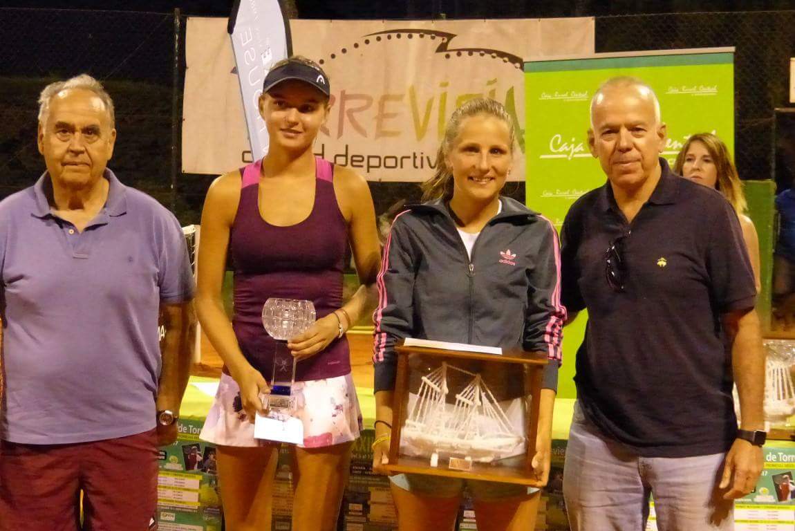 concejal_presidente_de_la_federacion_de_tenis_y_finalistas_absolutos_femenina_ciudad_torrevieja_2017